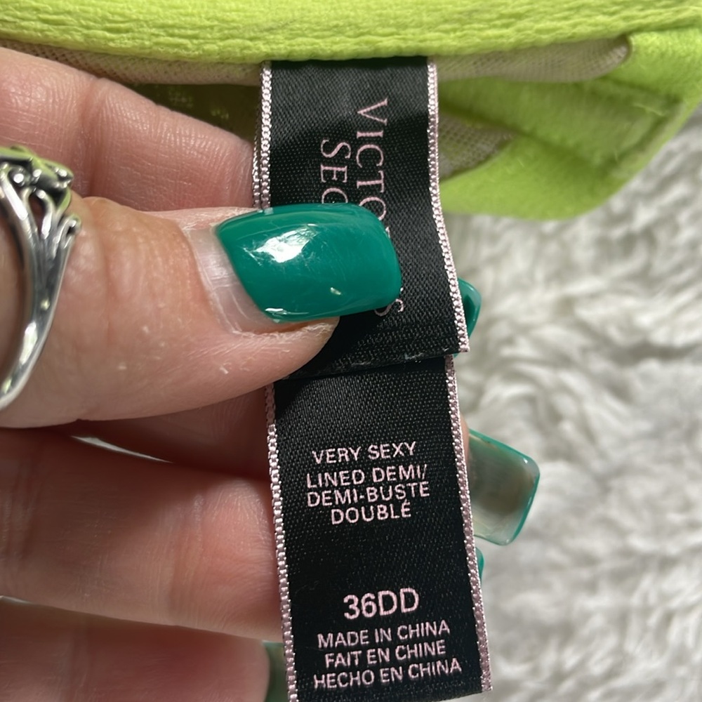 Victoria Secret neon yellow size 36dd bra. Zip up - Picture 7 of 7